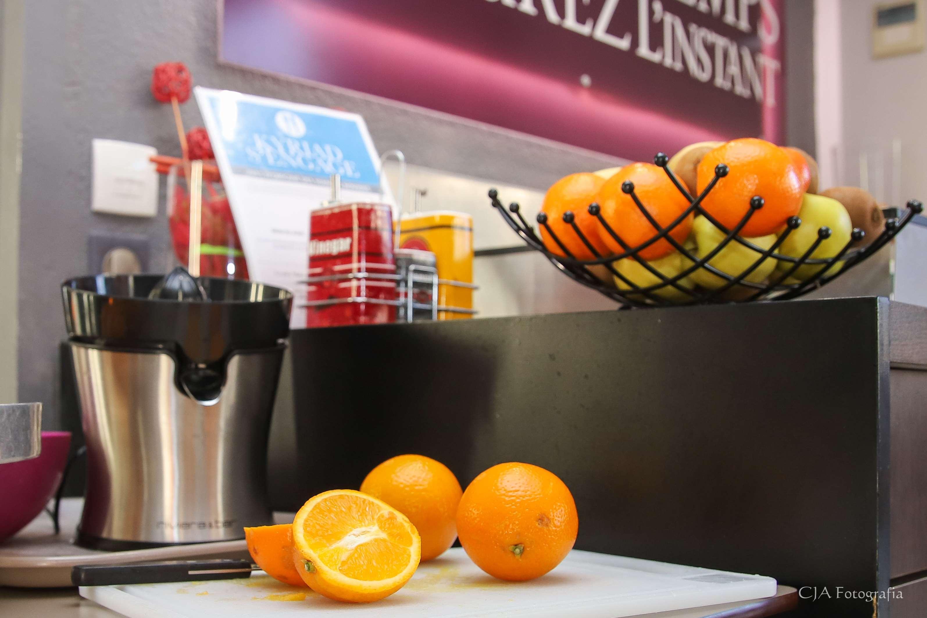 Hotel Restaurant Kyriad Brive Centre Bagian luar foto