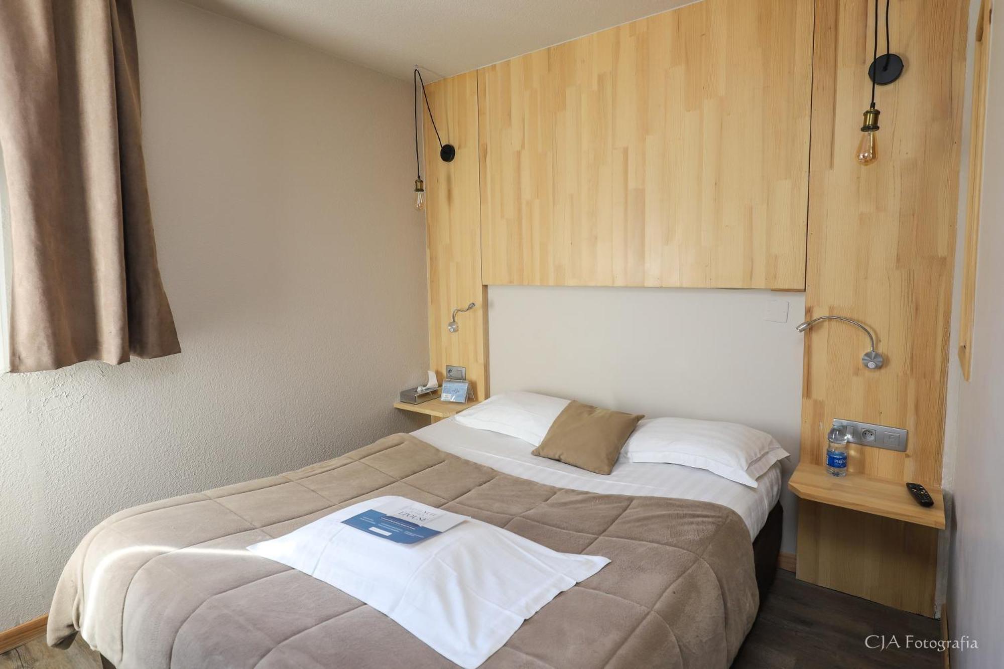 Hotel Restaurant Kyriad Brive Centre Bagian luar foto