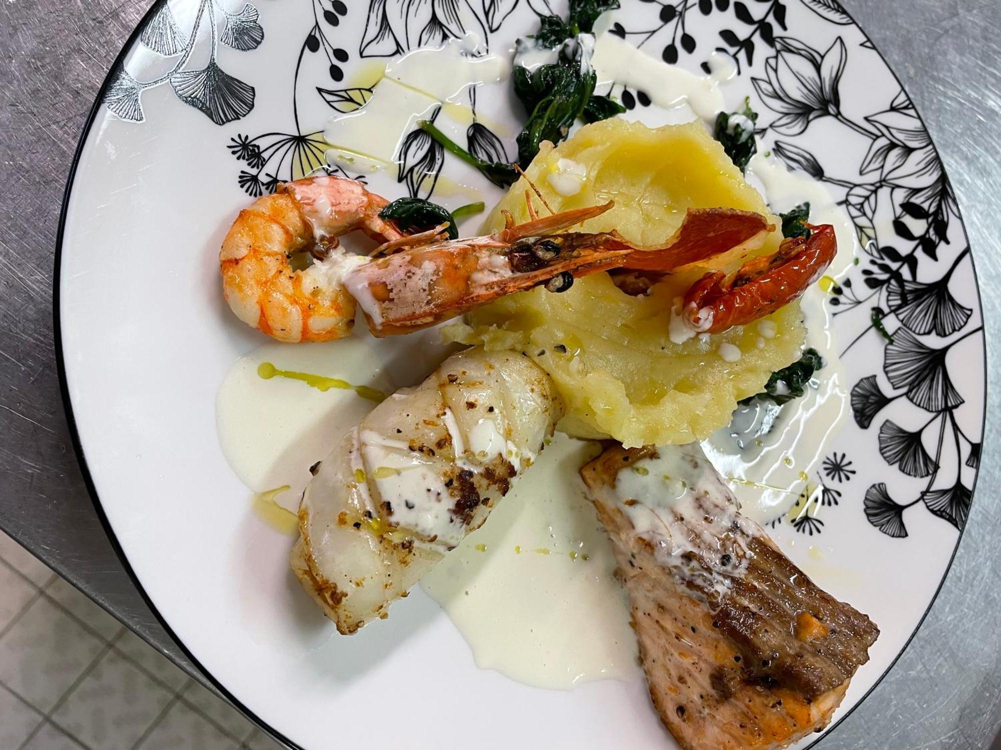 Hotel Restaurant Kyriad Brive Centre Bagian luar foto