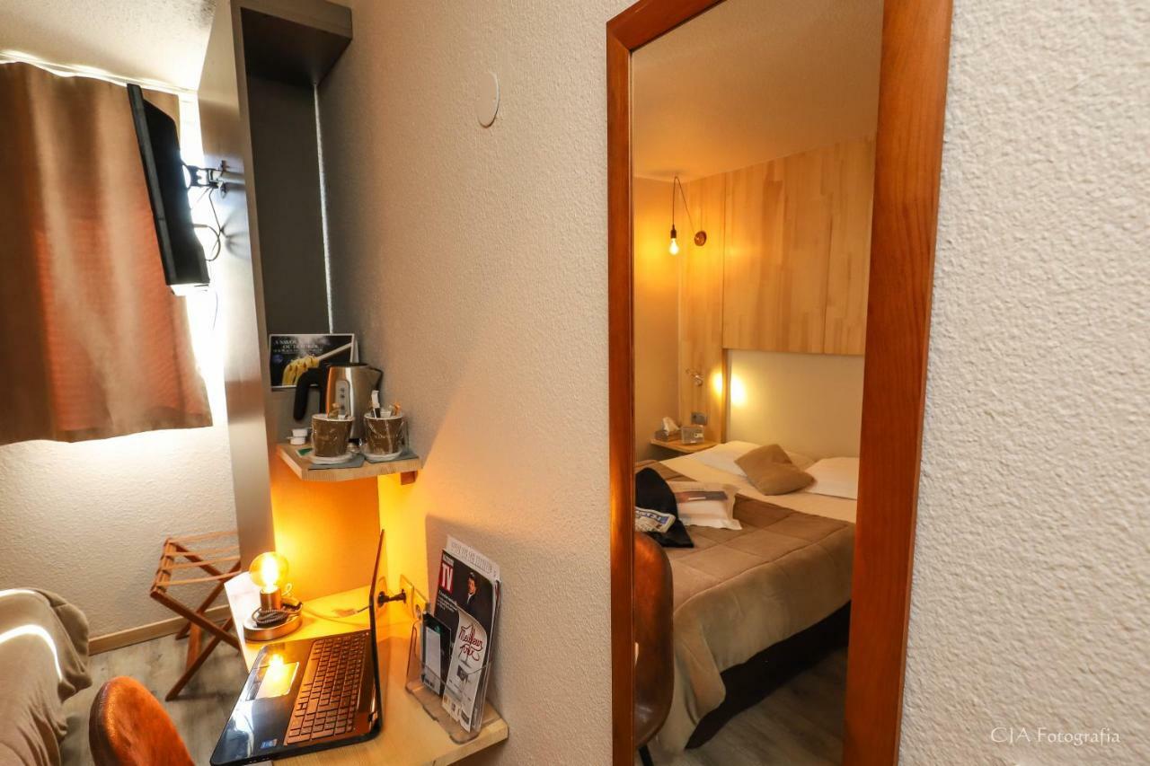 Hotel Restaurant Kyriad Brive Centre Bagian luar foto