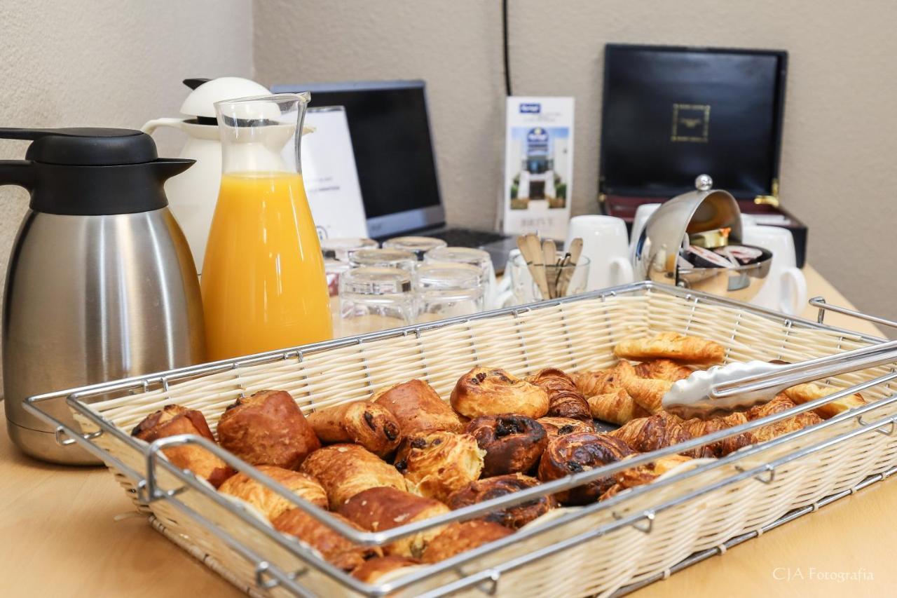 Hotel Restaurant Kyriad Brive Centre Bagian luar foto